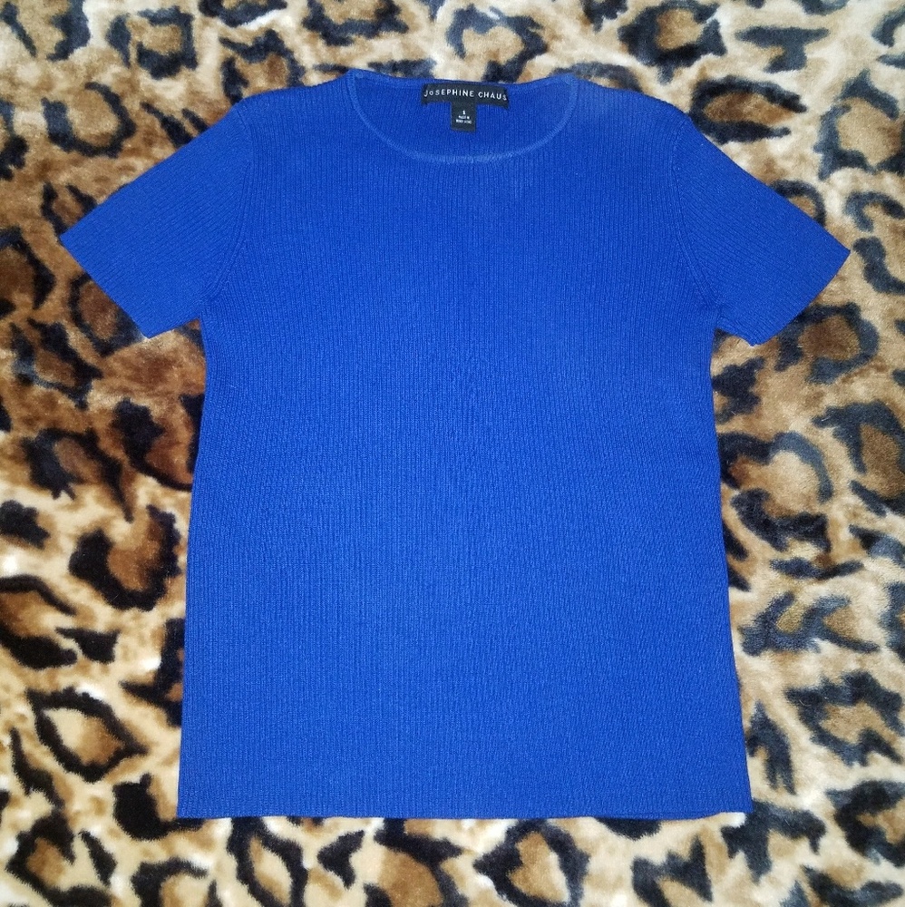 Short sleeve sweater